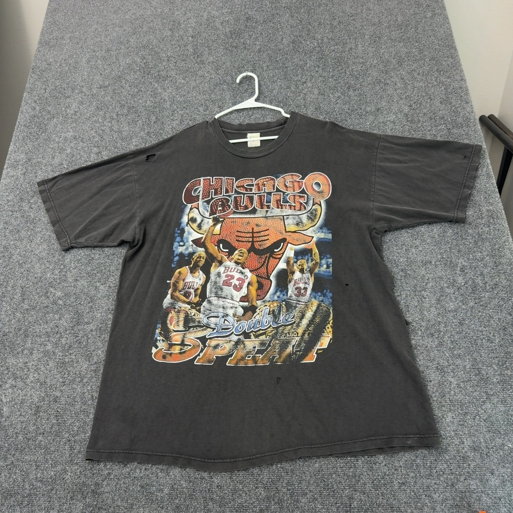 Vintage Chicago Bulls T Shirt Mens XXL Black Cotton Graphic Distressed 90s NBA